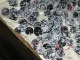 Sernik z aronią i bezą kokosową - 8