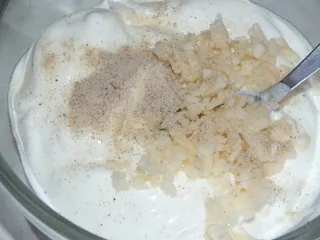 Warstwowa sałatka z brokułem i pomidorem - 8