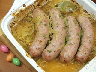 Biała kiełbasa pieczona w piwie - 1
