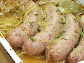 Biała kiełbasa pieczona w piwie - 2