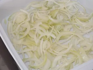 Biała kiełbasa pieczona w piwie - 8