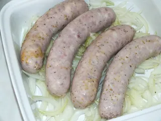 Biała kiełbasa pieczona w piwie - 9