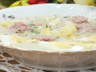 Żurek z białą kiełbasą i wędzonym boczkiem - 3