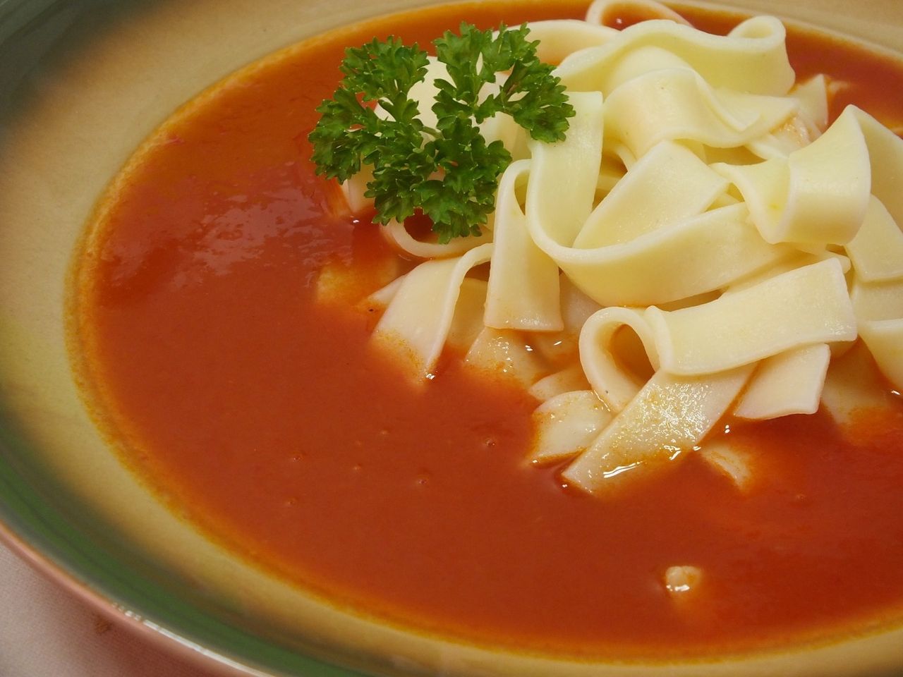 Zupa pomidorowa ze świeżych pomidorów