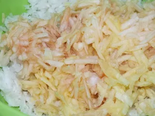 Aromatyczna surówka z białej rzepy - 6