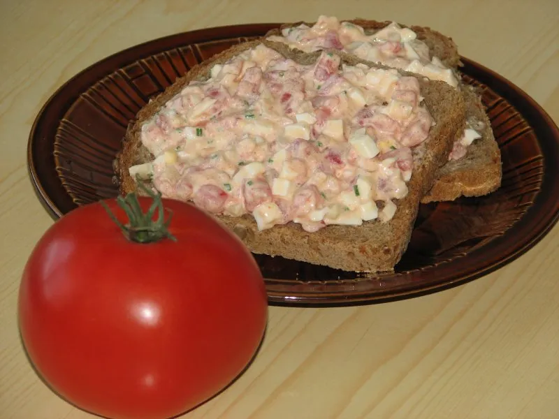 Pasta pomidorowa z jajkiem