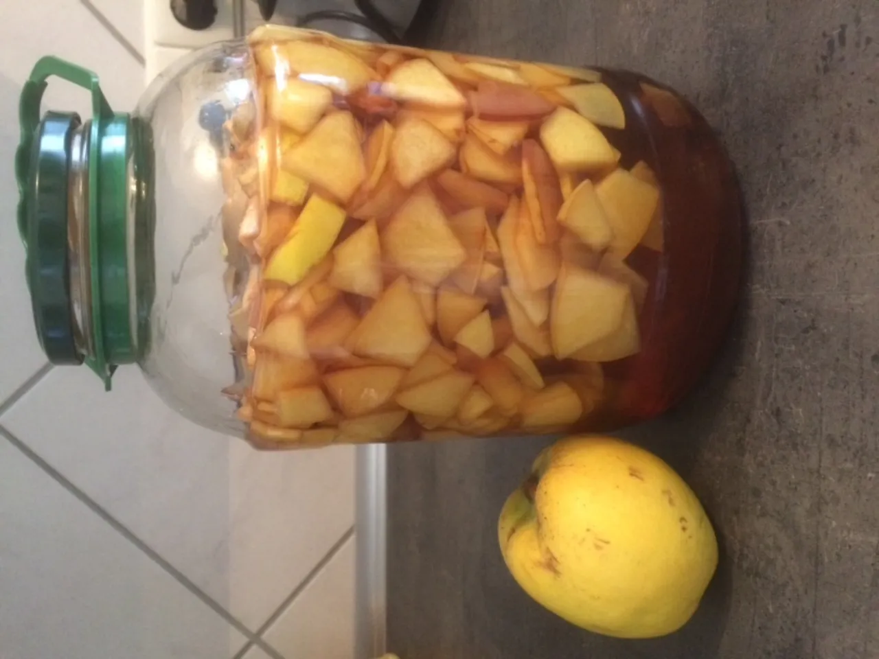 Nalewka z owoców pigwy