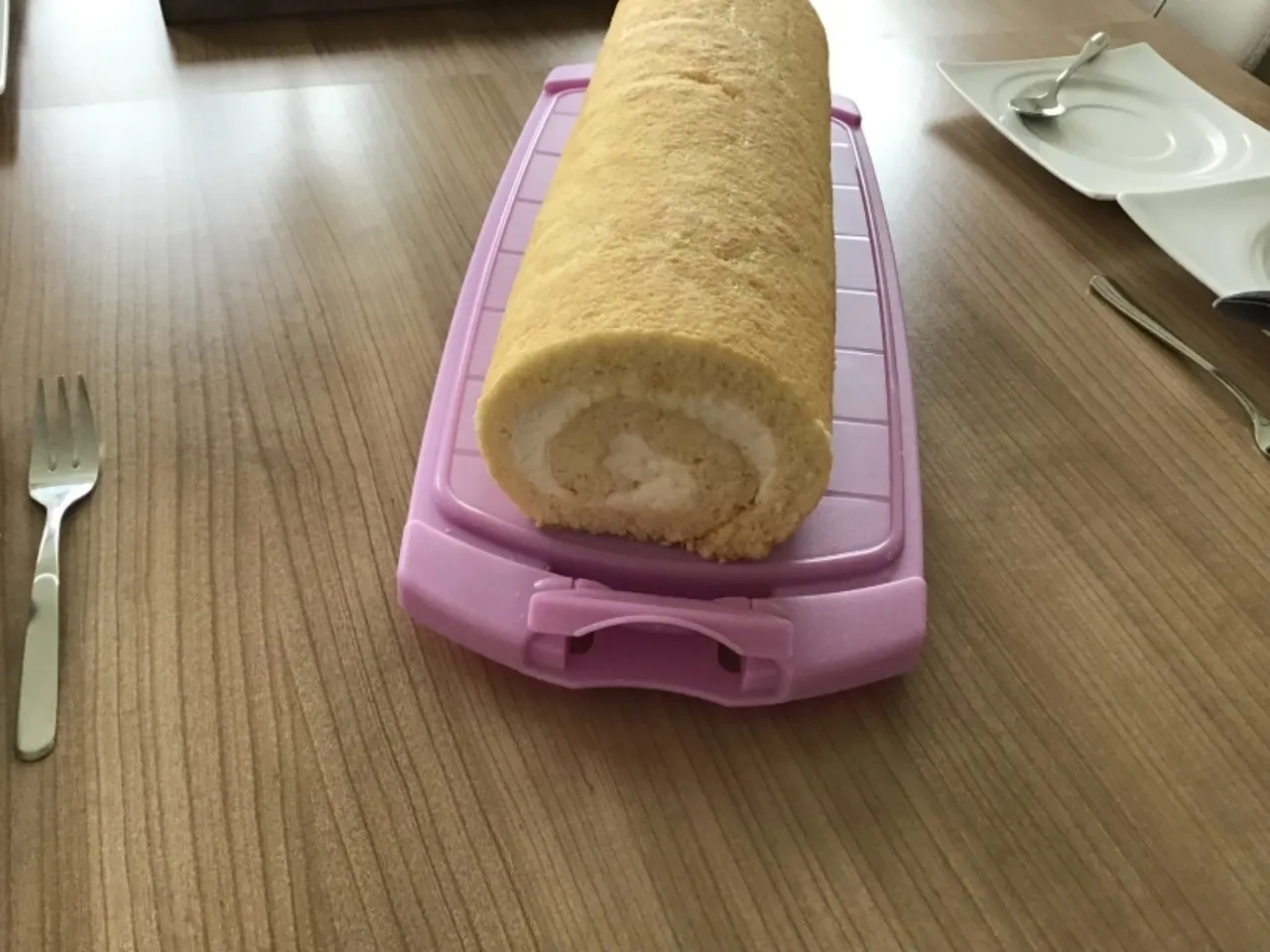 Rolada z bitą śmietaną cytrynową