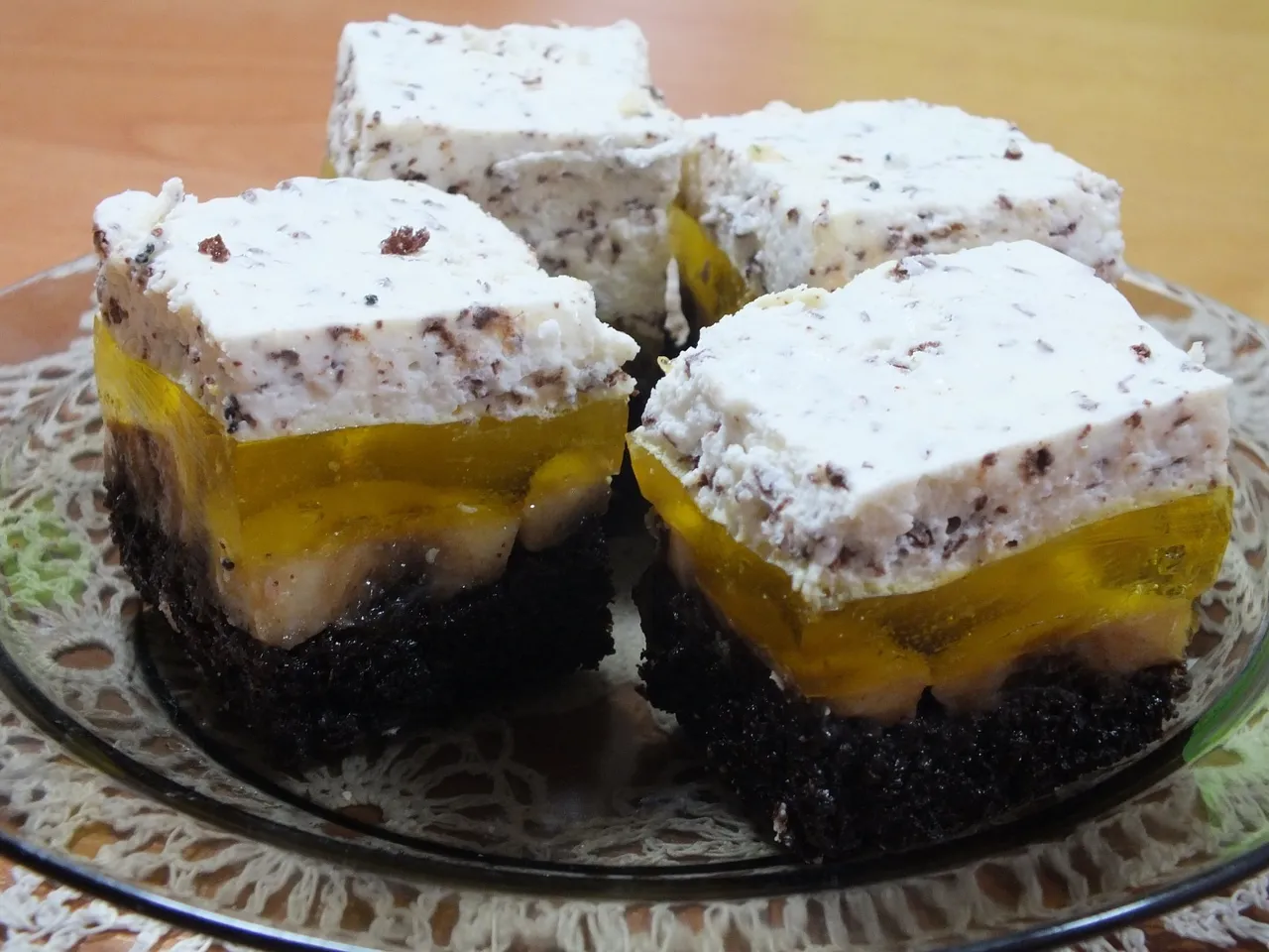 Kakaowy bananowiec z masą straciatella