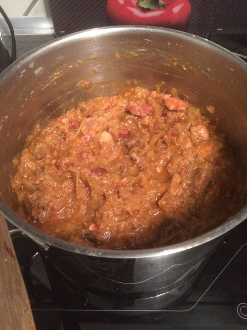 Bigos z suszonymi grzybami
