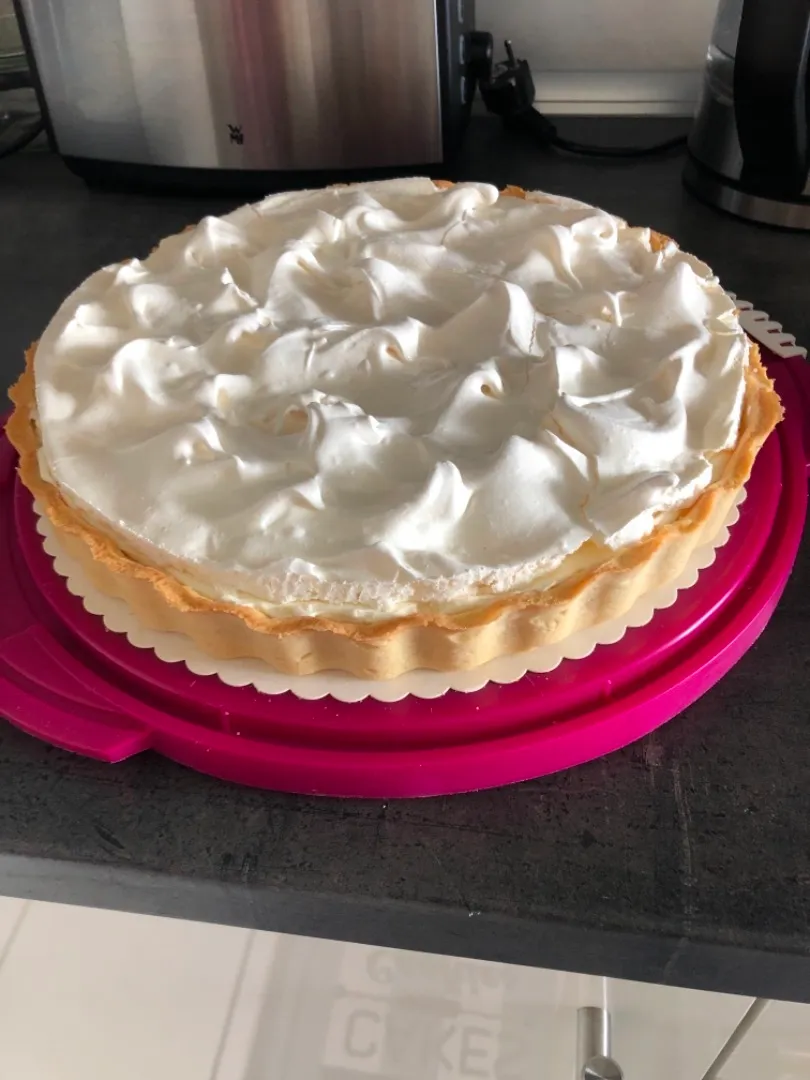 Tarta z cytrynowym kremem i bezą