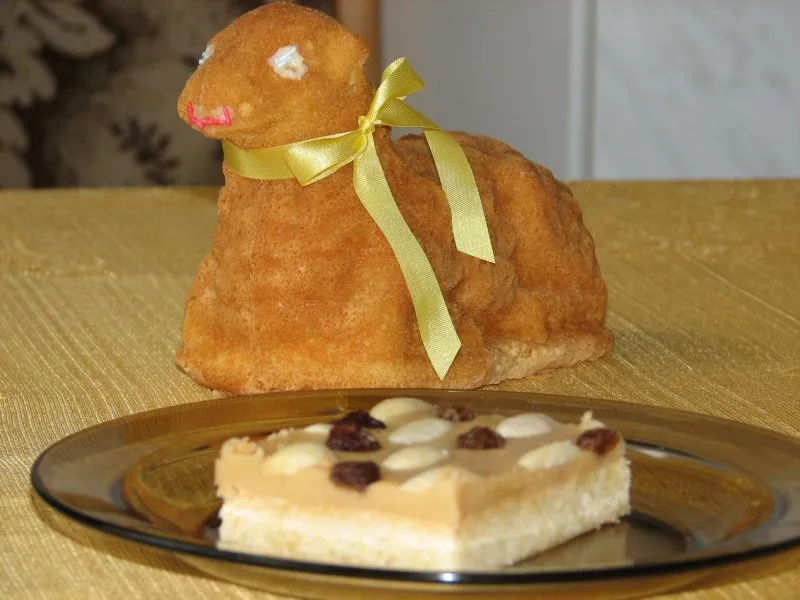 Mazurek z krówkową polewą