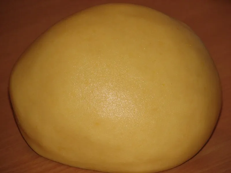Mazurek z krówkową polewą