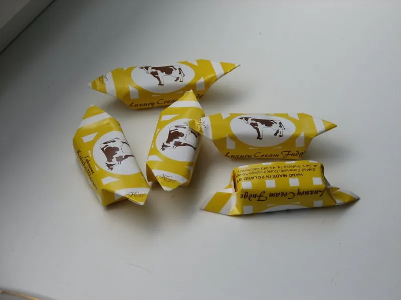 Mazurek z krówkową polewą