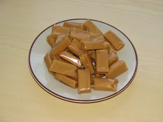 Mazurek z krówkową polewą - 8